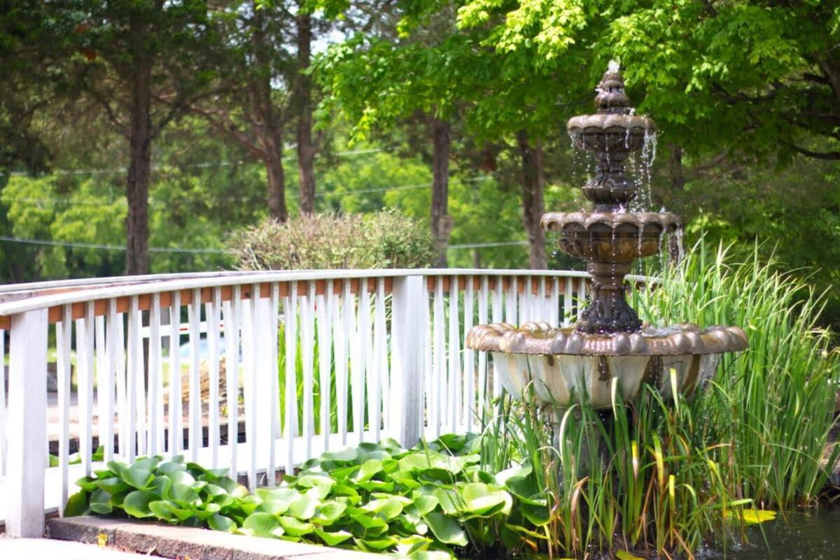 Charming Log Cabin In Bloomington Exterior foto